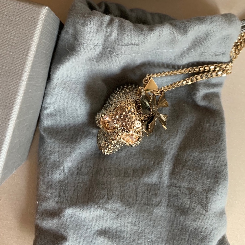 ALEXANDER MCQUEEN crystal skull necklace.brand new
